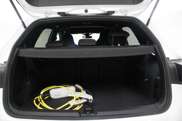 Volkswagen GOLF 1.4 eHybrid GTE Alle opties! Panorama, dode hoek det. etc.