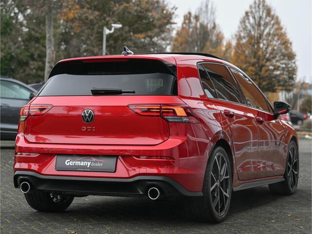 Volkswagen GOLF 2.0TSI GTI 245pk Individual King's Red Pano Camera LED Virtual 19-Inch