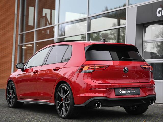 Volkswagen GOLF 2.0TSI GTI 245pk Individual King's Red Pano Camera LED Virtual 19-Inch