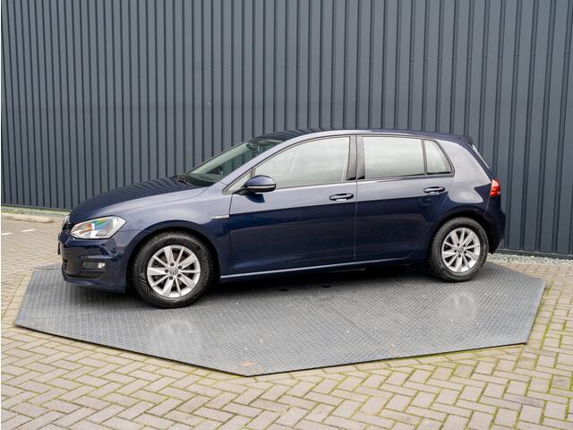 Volkswagen GOLF 1.0 TSI 116PK DSG Trendline | Apple Carplay / Android Auto | Parkeersensoren | Prijs Rijklaar!!