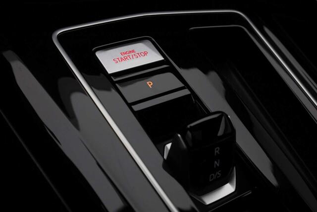 Volkswagen GOLF 1.4 245PK DSG eHybrid GTE | Pano | IQ Light | Keyless | LED mistlampen | Navi | Camera | ACC | 18 inch | Apple Carplay / Android Auto