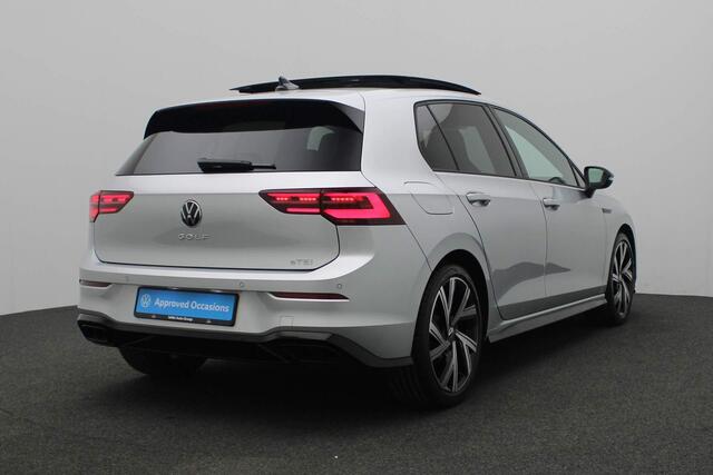 Volkswagen GOLF 1.5 eTSI 150PK DSG R-Line | Pano | IQ Light | Stoelverwarming | Camera | Navi | Sportonderstel | ACC | Keyless