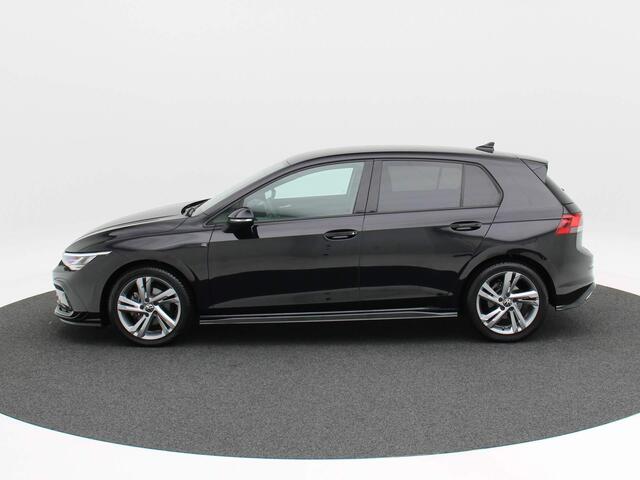Volkswagen GOLF 1.5 TSi 130 Pk R-Line | LED | Privacy Glass | Adap. Cruise | Sensoren | ECC | Carplay | 17 Inch