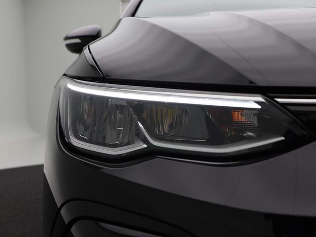 Volkswagen GOLF 1.5 TSi 130 Pk R-Line | LED | Privacy Glass | Adap. Cruise | Sensoren | ECC | Carplay | 17 Inch