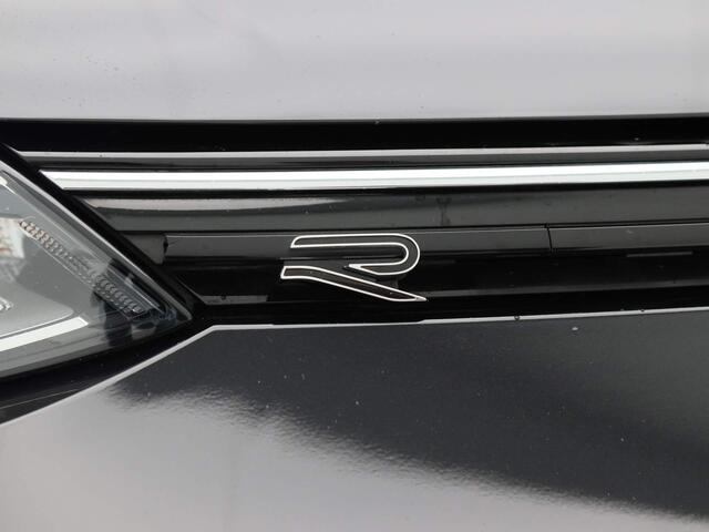 Volkswagen GOLF 1.5 TSi 130 Pk R-Line | LED | Privacy Glass | Adap. Cruise | Sensoren | ECC | Carplay | 17 Inch