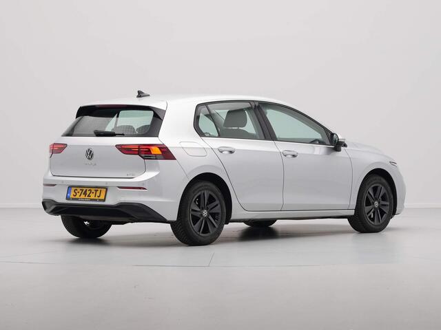 Volkswagen GOLF 1.0 eTSI 110pk DSG Life Navigatie Pdc Acc Clima 241