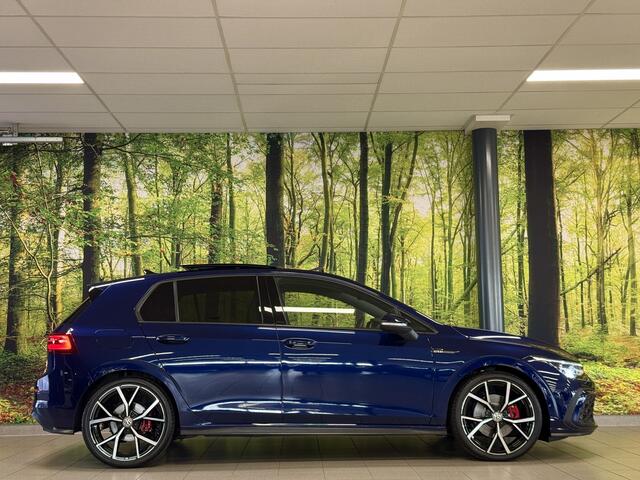 Volkswagen GOLF 2.0 TDI GTD | 200 PK! | Panoramadak | Head-Up Display | Wegklapbare Trekhaak | 19" Lichtmetaal | Stuurwielverwarming | Sfeerverlichting | Apple Carplay | Camera |