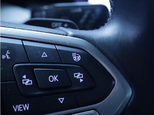 Volkswagen GOLF 1.5 eTSI Clima/Navi/PDC