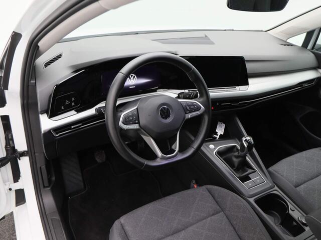 Volkswagen GOLF 1.5 TSi 130 Pk Life Business | Trekhaak | Climate Controle | Stoelverwarming | Privacy Glass | Carplay | 47.292 Km!!