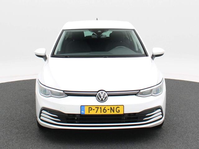 Volkswagen GOLF 1.5 TSi 130 Pk Life Business | Trekhaak | Climate Controle | Stoelverwarming | Privacy Glass | Carplay | 47.292 Km!!