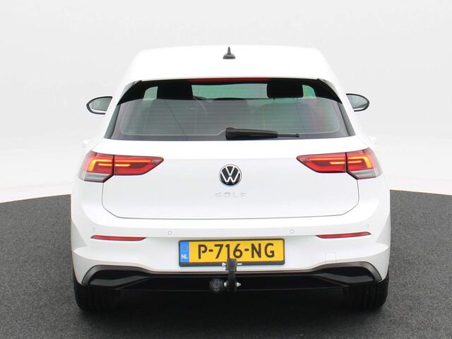 Volkswagen GOLF 1.5 TSi 130 Pk Life Business | Trekhaak | Climate Controle | Stoelverwarming | Privacy Glass | Carplay | 47.292 Km!!