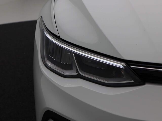 Volkswagen GOLF 1.5 TSi 130 Pk Life Business | Trekhaak | Climate Controle | Stoelverwarming | Privacy Glass | Carplay | 47.292 Km!!
