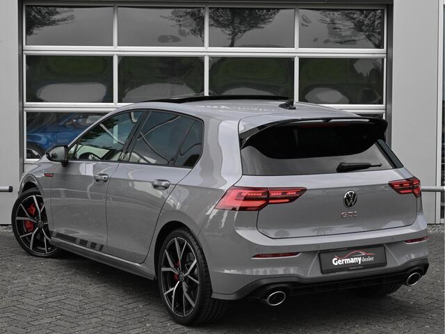 Volkswagen GOLF 2.0TSI 300pk GTI Club Sport Pano Head-Up IQ-Light H&K 19-Inch Keyless Camera VOL!!