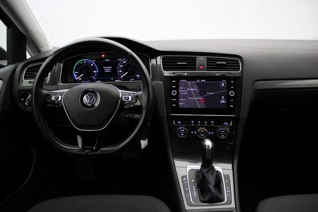 Volkswagen GOLF E-Golf - Digital Cockpit, Camera (13.845 na SUBSIDIE)