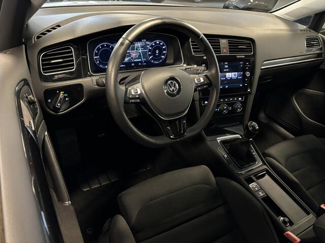 Volkswagen GOLF Variant 1.0 TSI Highline R-Line / Panoramadak / Virtual cockpit / Massagestoel / Navigatie / Camera / DAB+ / Apple Carplay - Android Auto / Adapt cruise / Alarm - NL AUTO -
