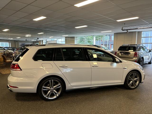 Volkswagen GOLF Variant 1.0 TSI Highline R-Line / Panoramadak / Virtual cockpit / Massagestoel / Navigatie / Camera / DAB+ / Apple Carplay - Android Auto / Adapt cruise / Alarm - NL AUTO -