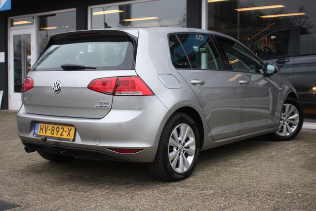 Volkswagen GOLF 1.0 TSI Business Edition Connected | Automaat | Trekhaak | Camera
