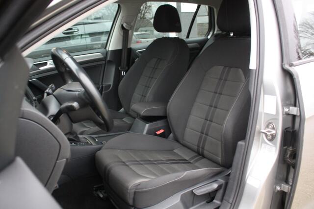 Volkswagen GOLF 1.0 TSI Business Edition Connected | Automaat | Trekhaak | Camera