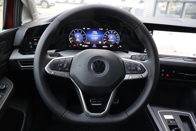 Volkswagen GOLF 1.5 R-Line Style |150PK |PDC |LMV |Camera |Stuur+StoelHeating |Carplay |IQ-Light Camera Matrix |Sfeer-Verlichting |