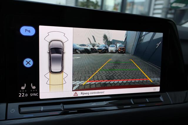 Volkswagen GOLF 1.5 R-Line Style |150PK |PDC |LMV |Camera |Stuur+StoelHeating |Carplay |IQ-Light Camera Matrix |Sfeer-Verlichting |
