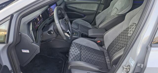 Volkswagen GOLF 1.5 eTSI R-Line Bns