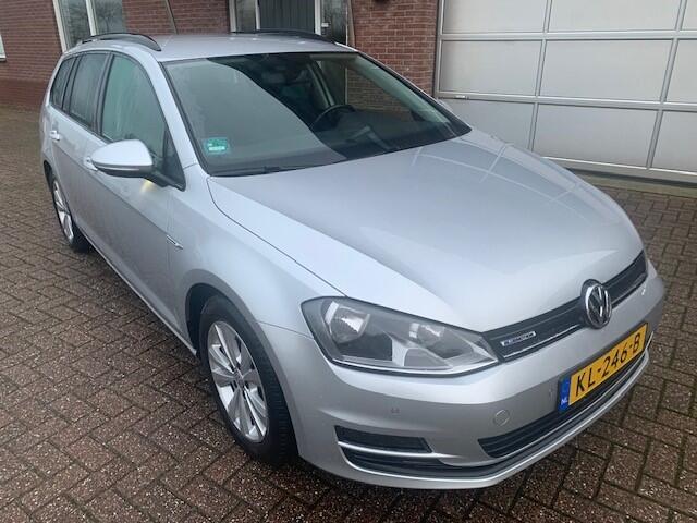 Volkswagen GOLF Variant 1.0 TSI Connected Series trekhaak / camera / navigatie