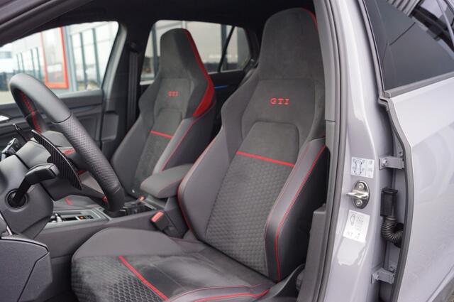 Volkswagen GOLF GTI Clubsport 45 /300pk/ Panodak /Akra /Downpipe /Navi /IQ LED