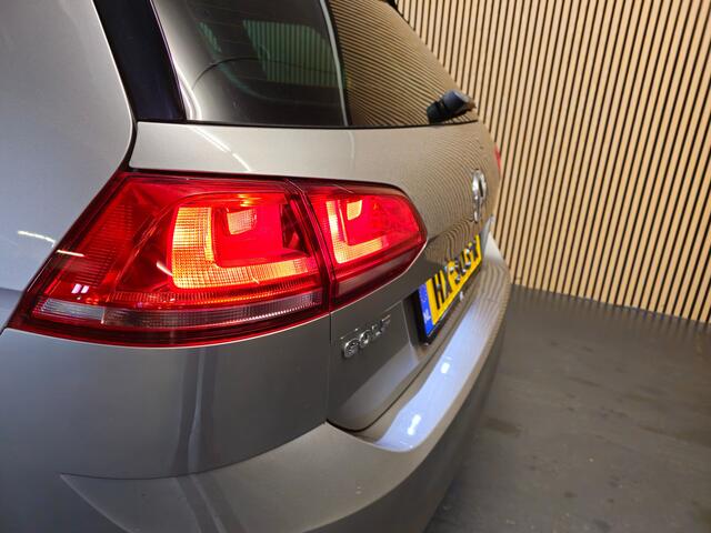 Volkswagen GOLF Variant 1.0 TSI Business Edition Connected - Navi - Cruisecontrol - Climate control - DAB