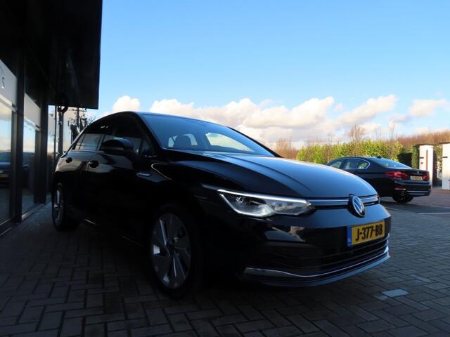 Volkswagen GOLF 1.5 eTSI Style Ecc Led Camera Pdc 2020