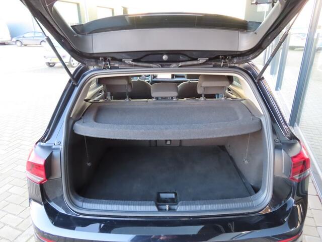 Volkswagen GOLF 1.5 eTSI Style Ecc Led Camera Pdc 2020