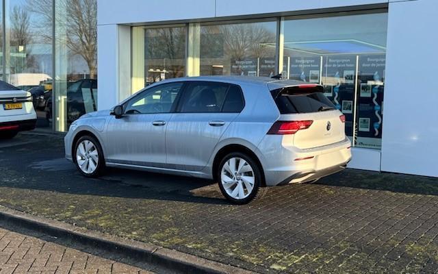 Volkswagen GOLF Life Edition 1.5 eHybrid 150 kW / 204 pk Hatchback 6 versn. DSG | Stoelverwarming | Carplay | Camera | Adaptieve Cruise | Stuurverwarming |