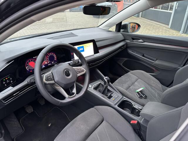 Volkswagen GOLF 1.5 TSI Style / Elektrische Stoelen / Camera / Schuifkanteldak / Virtual Cockpit / Draadloos Apple Carplay/Androidauto /