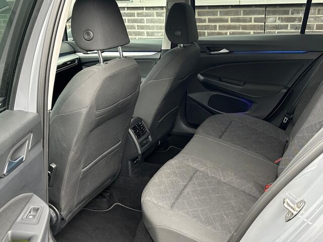 Volkswagen GOLF 1.5 ETSI Life Busin. - LED - Parkeercamera - Navi - Stoelverwarm
