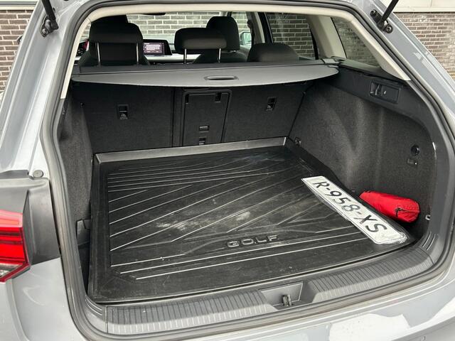 Volkswagen GOLF 1.5 ETSI Life Busin. - LED - Parkeercamera - Navi - Stoelverwarm