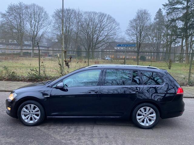 Volkswagen GOLF 1.0 TSI Automaat - Navi - Trekhaak - 2017 !!!