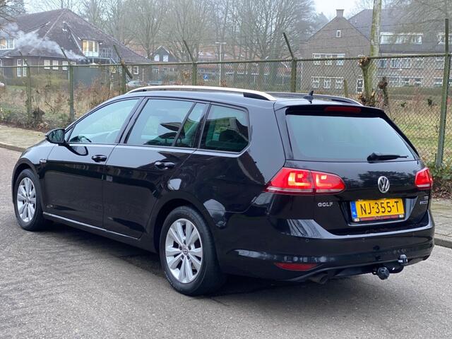 Volkswagen GOLF 1.0 TSI Automaat - Navi - Trekhaak - 2017 !!!