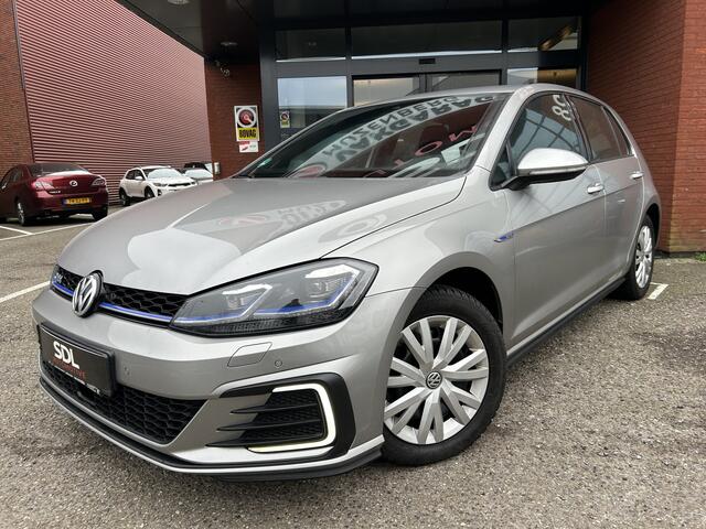 Volkswagen GOLF 1.4 TSI PHEV GTE Highline // FULL LED // NAVI // PDC V+A // ADAPTIV CRUISE // STOELVERWARMING