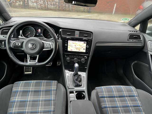 Volkswagen GOLF 1.4 TSI PHEV GTE Highline // FULL LED // NAVI // PDC V+A // ADAPTIV CRUISE // STOELVERWARMING