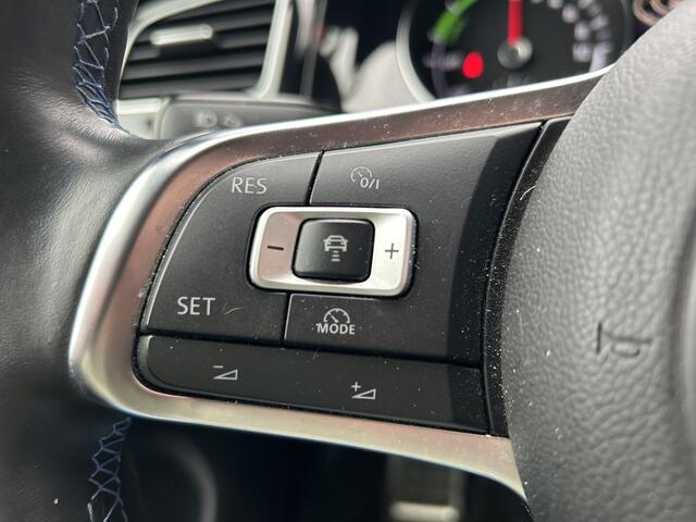 Volkswagen GOLF 1.4 TSI PHEV GTE Highline // FULL LED // NAVI // PDC V+A // ADAPTIV CRUISE // STOELVERWARMING