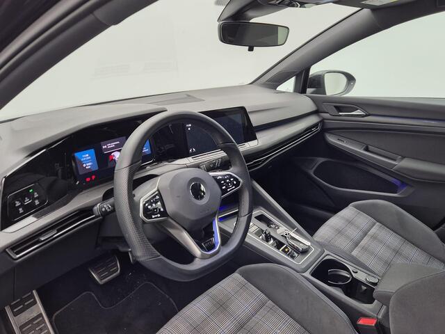 Volkswagen GOLF 1.4 eHybrid GTE 245 Pk | Stuur Verwarming | Stoel Verwarming Voor en Achter | Adaptive Cruise Control | ECC | Carplay | Navigatie | Privacy Glass | 17 Inch