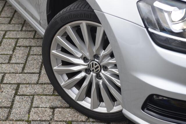 Volkswagen GOLF 1.2 TSI 110PK R-line met navi/camera/xenon