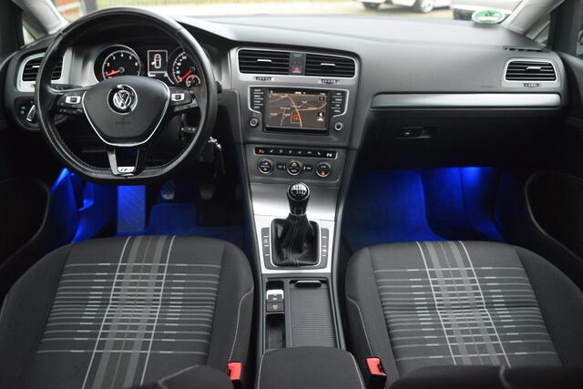 Volkswagen GOLF 1.2 TSI 110PK R-line met navi/camera/xenon