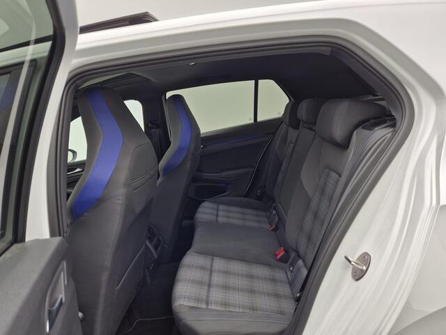 Volkswagen GOLF 1.4 eHybrid GTE 245 Pk Automaat | Full LED IQ Light | Panoramadak | 18 Inch | Navigatie | Adaptive Cruise | 5.653 Km!!