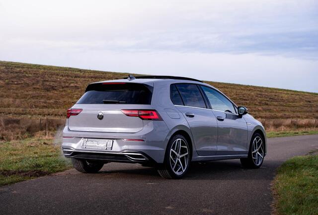 Volkswagen GOLF 1.5 eTSI Style 150 pk DSG Aut. Panodak, IQ LED Koplampen, Side Assist, Sportstoelen, NAP, 1e Eigenaar