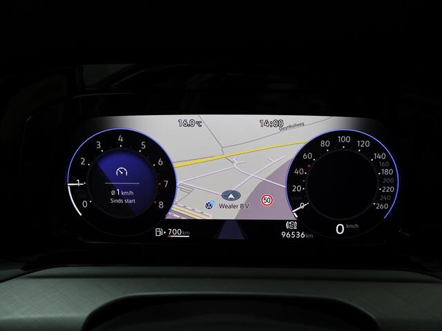 Volkswagen GOLF Variant 1.0 TSI Life | Digitale Cockpit | Multifunctioneel stuurwiel | ACC | Lane assist | Spraakbediening | Automatische verlichting | Climate | bluetooth | Navigatie FullMap | Sfeerverlichting | Apple Carplay - Androidauto | Start/Stop | Achteruitrijcam