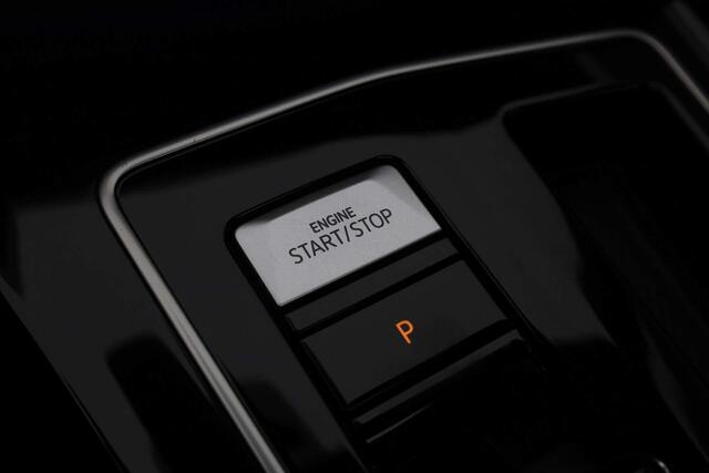 Volkswagen GOLF 1.5 eTSI 150PK DSG R-Line Business | Pano | Stuur-/stoelverwarming | Navi | Parkeersensoren voor/achter | Sportonderstel | ACC | Keyless