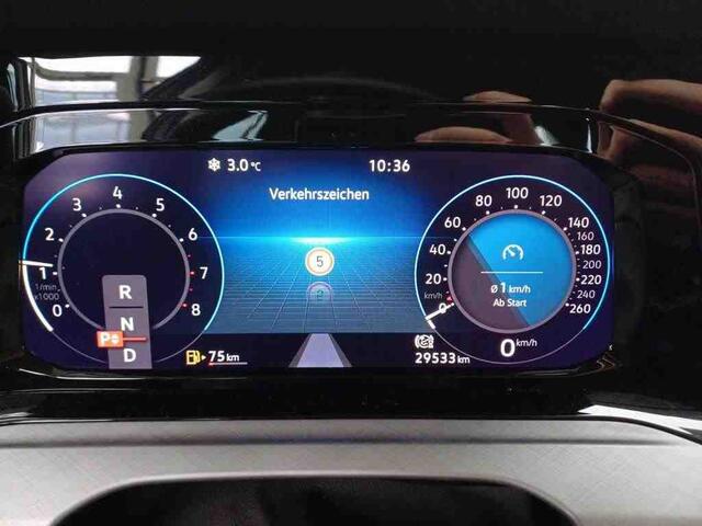 Volkswagen GOLF Variant 1.5 eTSI 130pk Automaat Life Business / Standkachel / Adaptive Cruise / Keyless / / Wordt Verwacht