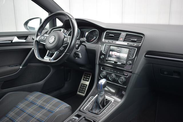 Volkswagen GOLF 1.4 TSi Automaat GTE LED | Sportstoelen | Telefonie | 18 Inch LMV | Dealer Onderhouden!!
