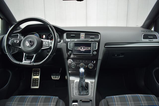 Volkswagen GOLF 1.4 TSi Automaat GTE LED | Sportstoelen | Telefonie | 18 Inch LMV | Dealer Onderhouden!!