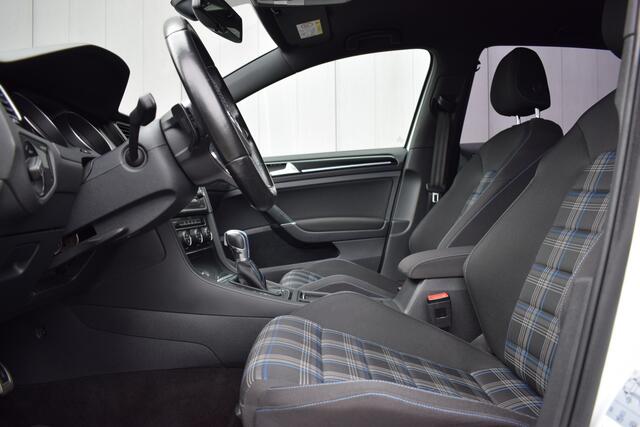 Volkswagen GOLF 1.4 TSi Automaat GTE LED | Sportstoelen | Telefonie | 18 Inch LMV | Dealer Onderhouden!!